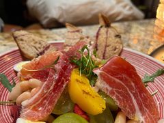 葡萄车厘子火腿沙拉-BROWNSTONE布朗石西班牙餐厅(富城店)