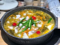 -山城外·非遗酸菜鱼(新都汇融店)