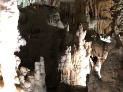 -波斯托伊纳溶洞