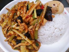 鱼香茄子盖饭-田三卷馍(万达分店)