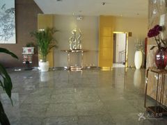 -昆明朗威酒店(昆明站火车站双桥夜市风情街店)