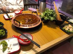 -虾弄弄海派小龙虾·牛羊蝎子火锅