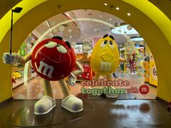 -m豆巧克力世界(上海世茂广场店)