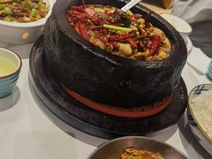 石锅生烹牛蛙-相遇·鲜炒黄牛肉(丹阳吾悦广场店)