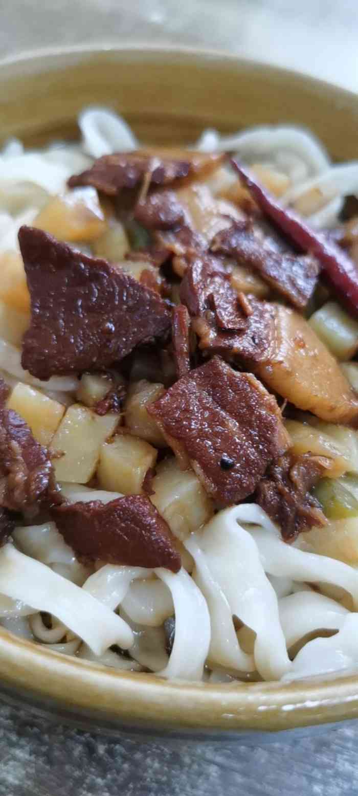 李氏灵寿腌肉面-"最近总在大众点评上刷到他家,恰好离家不远.