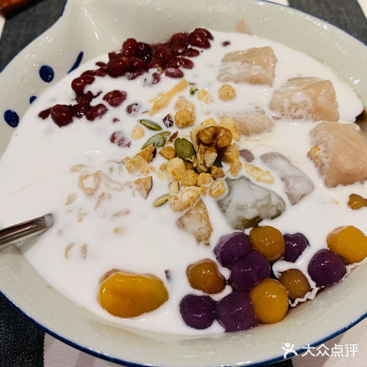 巧妙融合中西餐饮文化的老牌西餐厅—水天堂