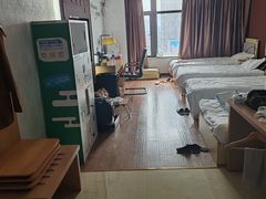 -铂领荟酒店(军区总医院熊猫基地西大门地铁站店)