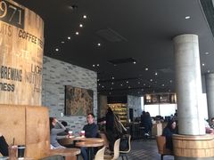 大堂-星巴克臻选(湖滨道店)