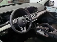 -上海星瀚奔驰4S店(红柳路店)