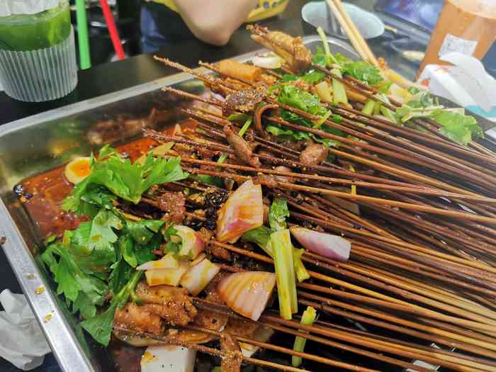 歆瑞源油卤串串-"门面不是很大,可容纳十桌,一定一定要早点.