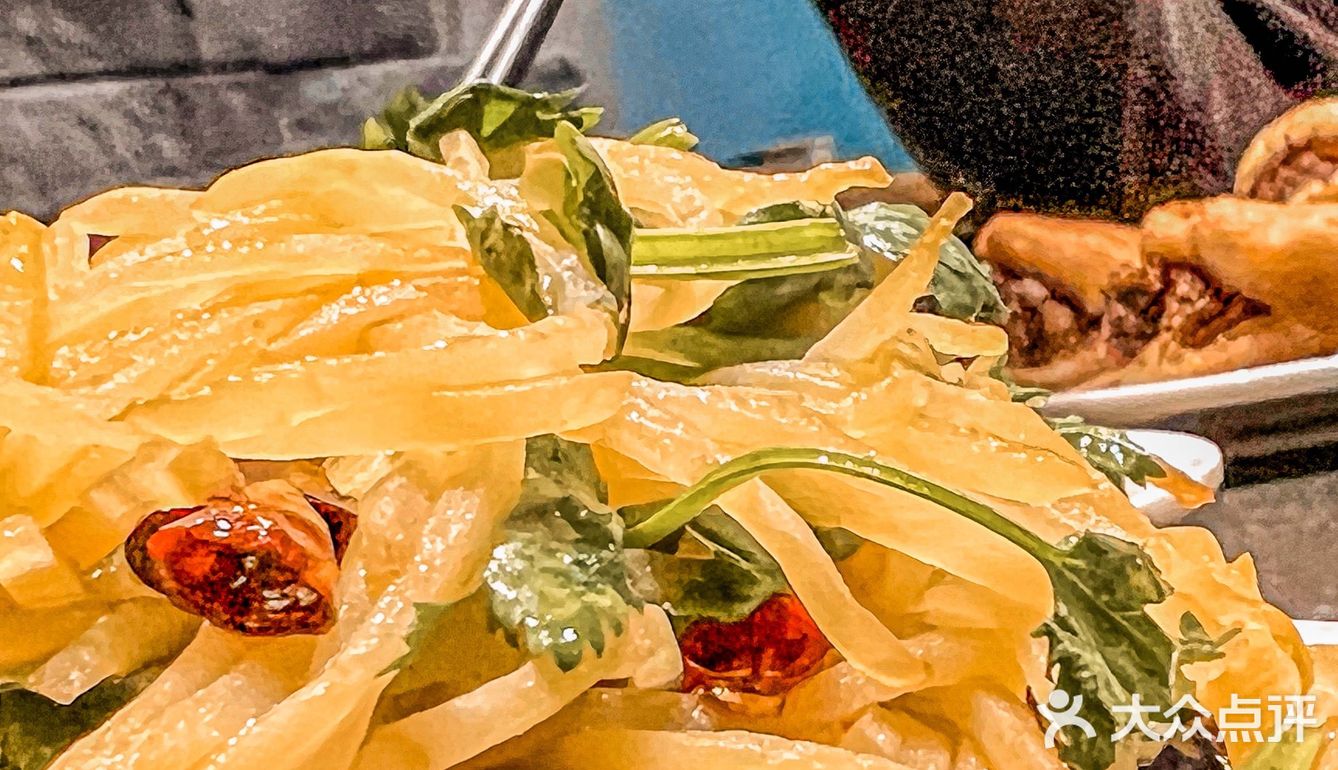为了找到秘方，我潜伏进天津三好小龙虾店