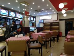 大堂-红宝石·鲜奶小方·海派西点房(南丹店)