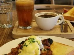 -Common Table · Brunch & Coffee