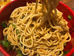 担担面-爆炸头阿姨小四川正宗川味小吃(无任何分店)
