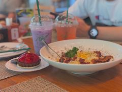 -Chom Cafe and Restaurant