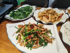 -梁姐啤酒鱼(兴坪古镇店)