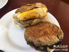 烧饼夹鸡蛋-老回回饺子馆(海洋馆店)