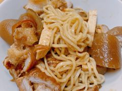 -松树干拌面店