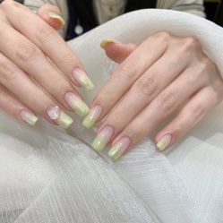 -花岐款式专研健康美甲沙龙