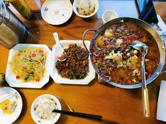 -临江餐馆二楼美食部落