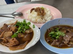 -Kha Mu Charoensang(Silom)
