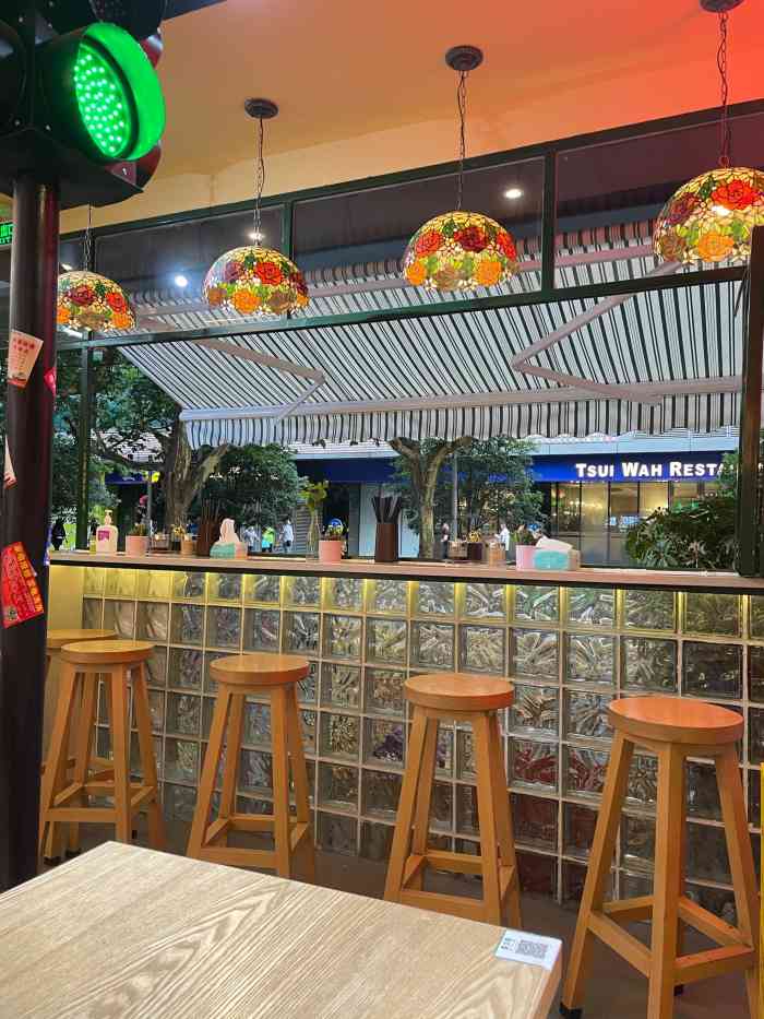 柴爿巷(泰康路店)-"去日月光拿团购的面包,出来的时候天都已经.