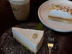 -Chom Cafe and Restaurant