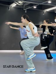 -STAR舞蹈工作室