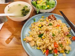 培根鲜露虾仁炒饭-红小满休闲餐厅(十全街店)