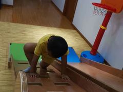 -抱抱熊托育中心(大悦城店)