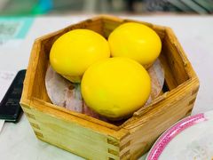 招牌流沙包-东鑫记港式茶餐厅(南京东路店)