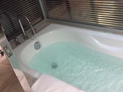 -上海龙之梦万丽酒店