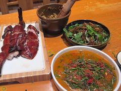 -老滇山寨•云南特色菜•地方菜•民族风情歌舞表演(金碧店)