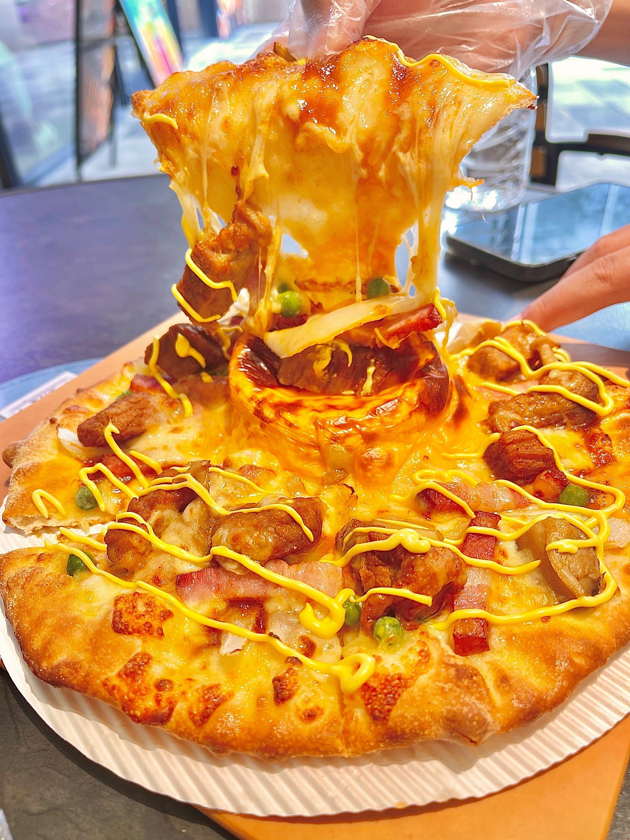 达美乐新品火山披萨好吃到爆炸