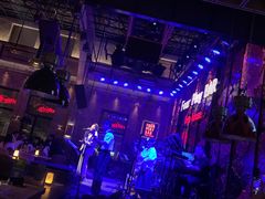 -FOUR PLAY BAR