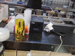 -魔都三兄弟酸辣粉·蘸卤炸串(虹桥万科店)