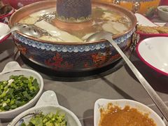 -毛辣果·贵州红酸汤牛肉火锅(西单店)