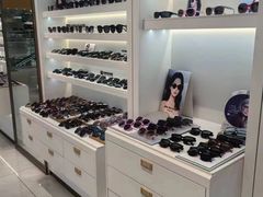 -J-Optical佳视明眼镜·蔡司视觉(青岛金茂览秀城店)