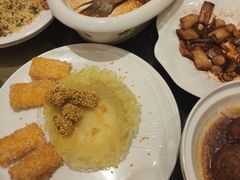 -鞍山大白鲨美食酒店