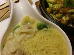 金牌港式鲜虾云吞面-新大咀港式茶餐厅(宝山万达店)