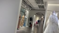 -艾米丽婚纱礼服