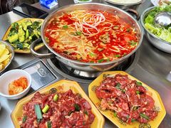 -黄利砖万峰林布依特色酸笋牛肉馆