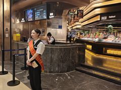 -钱小奴海鲜自助黑金店(杭州滨江龙湖店)