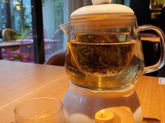 日本白桃乌龙茶配饼干-春树下·院子露台西餐厅(中隐于市店)