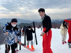 -浙东第一尖雪山欢乐谷