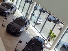 -上海宝宁宝马4S店