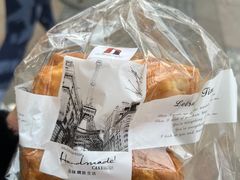 小牛利面包（起酥面包）-上海哈尔滨食品厂(淮海中路店)