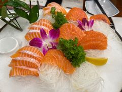 -青瓦餐厅·生鱼片·韩园烤肉(西塔店)