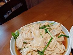 葱油山水腐竹-八道本地特色菜馆(大鹏古城店)