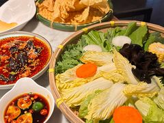 -尚尚仙·酸汤猪手·猪肚鸡火锅(华联万柳购物中心店)